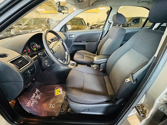 Ford Mondeo 14 of 16