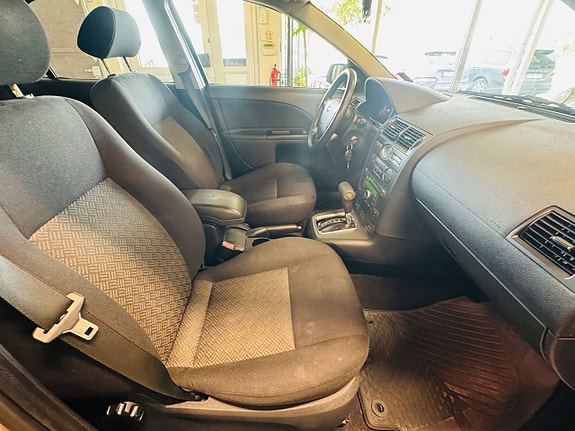 Ford Mondeo 15 of 16
