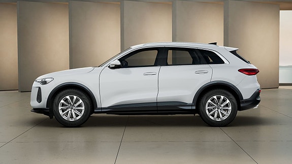 Audi Q5 2 of 5