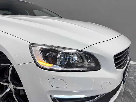 Volvo S60 11 of 27
