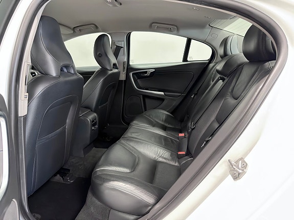 Volvo S60 25 of 27