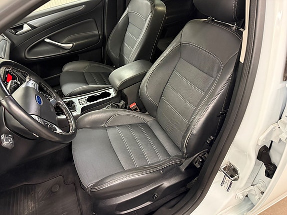 Ford Mondeo 15 of 22