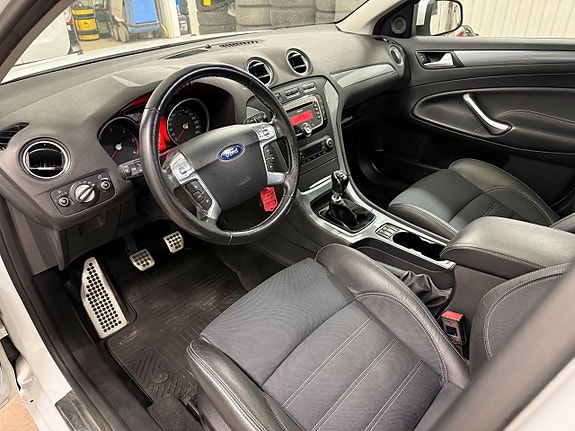 Ford Mondeo 14 of 22