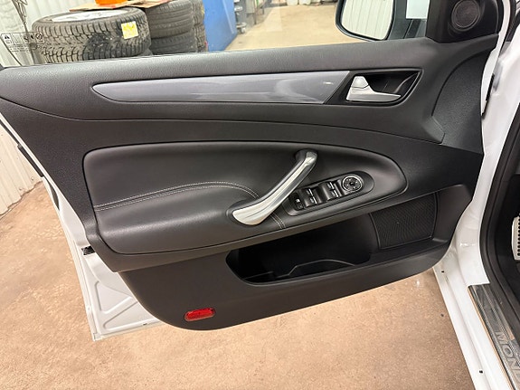 Ford Mondeo 13 of 22