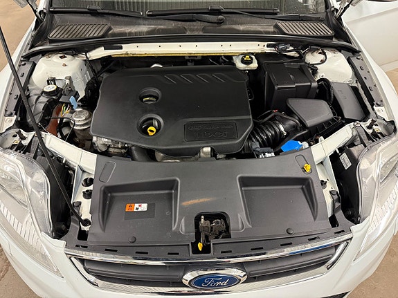 Ford Mondeo 9 of 22