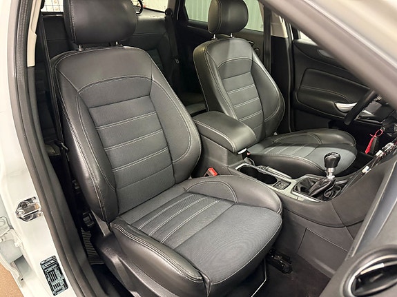 Ford Mondeo 12 of 22