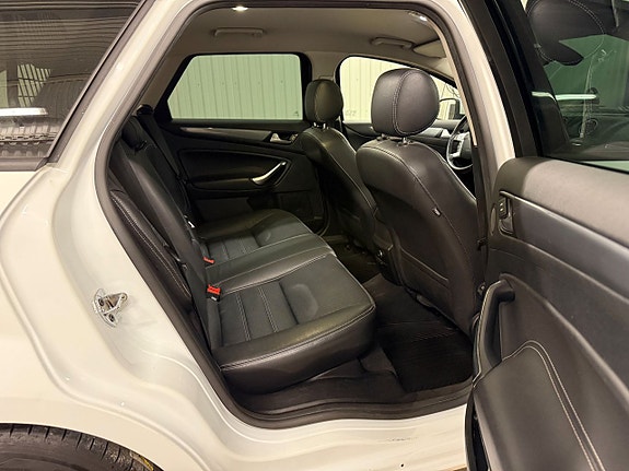 Ford Mondeo 10 of 22