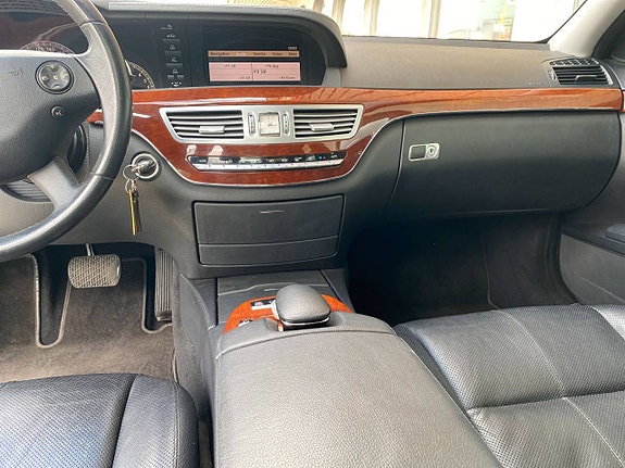 Mercedes-Benz S350 14 of 25