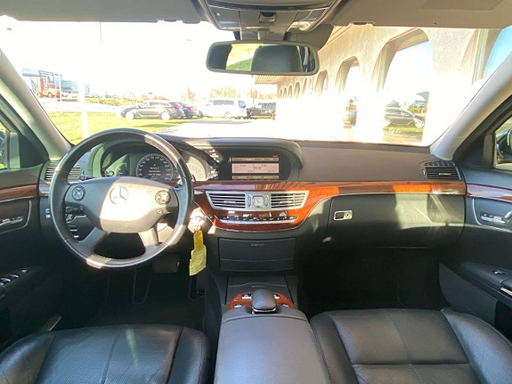 Mercedes-Benz S350 24 of 25