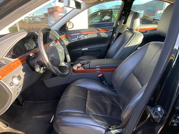 Mercedes-Benz S350 11 of 25