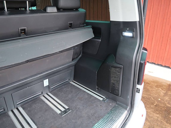 Volkswagen Multivan 14 of 17