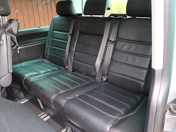 Volkswagen Multivan 11 of 17