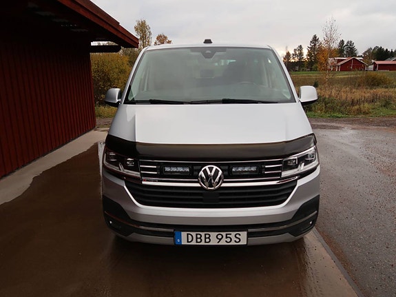 Volkswagen Multivan 2 of 5
