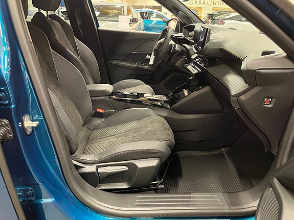 Peugeot 2008 4 of 5