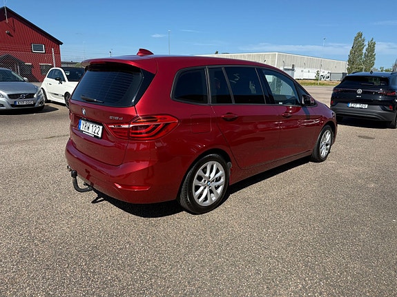 BMW 218 4 of 8