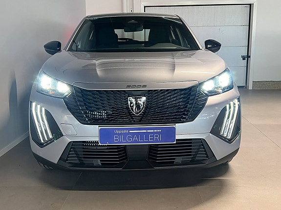 Peugeot 2008 2 of 5