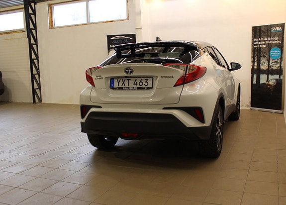 Toyota C-HR 10 of 18
