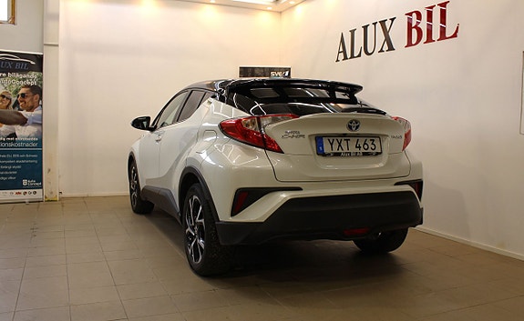 Toyota C-HR 8 of 18