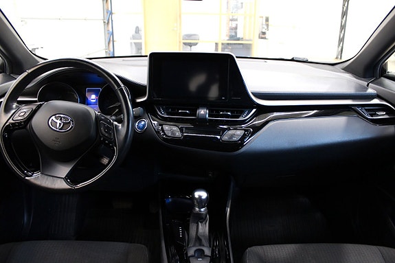 Toyota C-HR 11 of 18