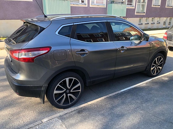 Nissan Qashqai 4 of 5