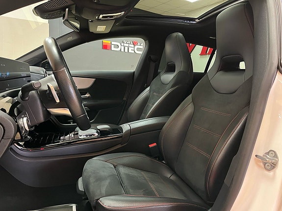 Mercedes-Benz CLA200 15 of 28