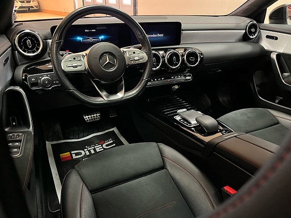Mercedes-Benz CLA200 16 of 28