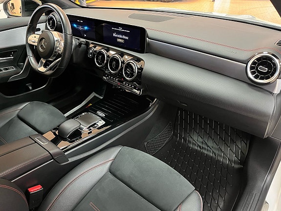Mercedes-Benz CLA200 19 of 28