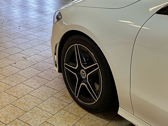 Mercedes-Benz CLA200 13 of 28