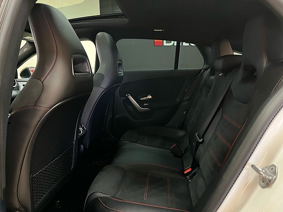 Mercedes-Benz CLA200 17 of 28