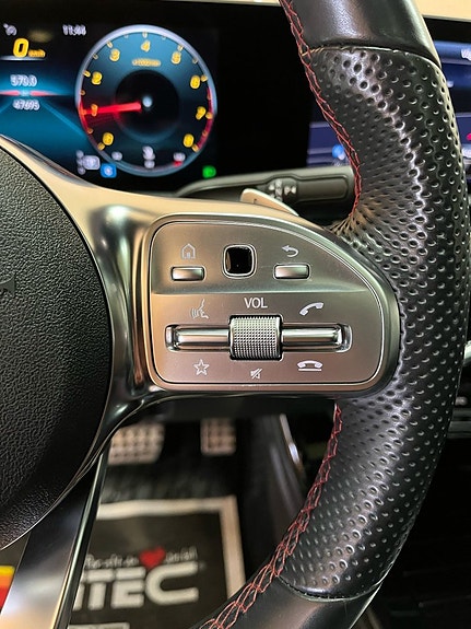 Mercedes-Benz CLA200 22 of 28
