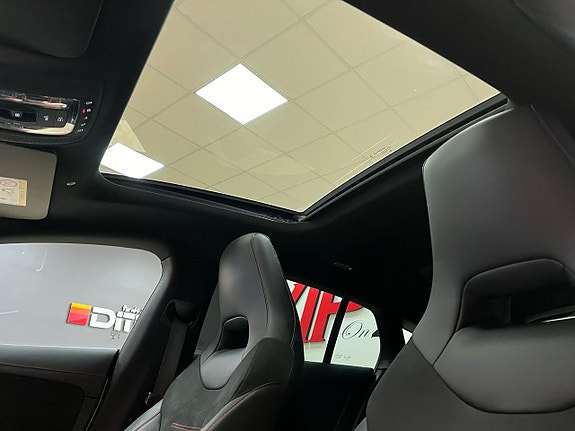Mercedes-Benz CLA200 27 of 28