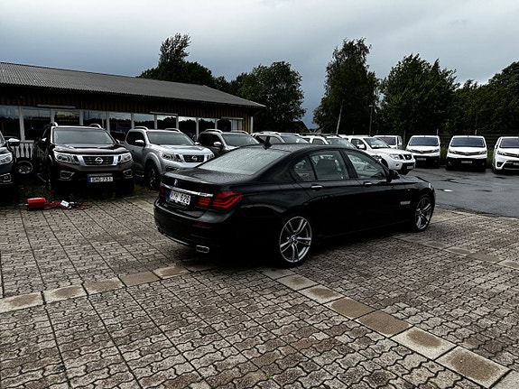 BMW 740d 7 of 21