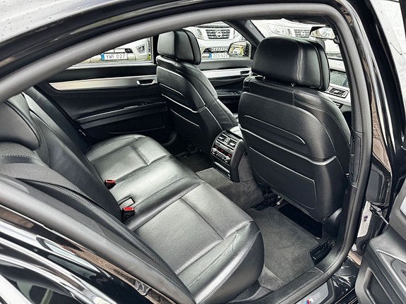 BMW 740d 13 of 21