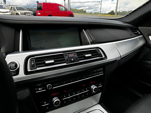 BMW 740d 16 of 21