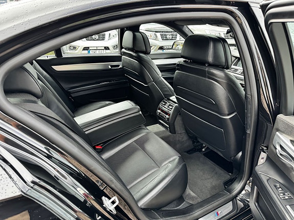 BMW 740d 12 of 21