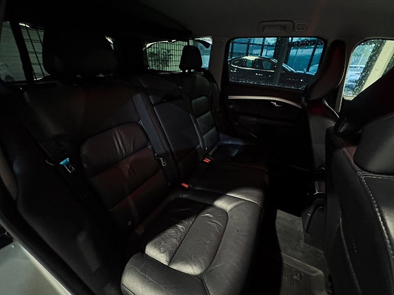Volvo V70 13 of 20