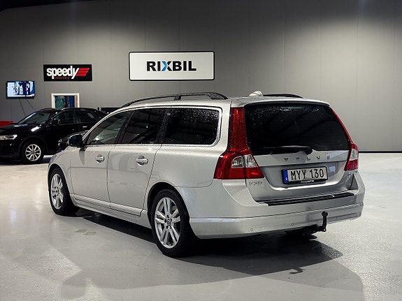 Volvo V70 2 of 20