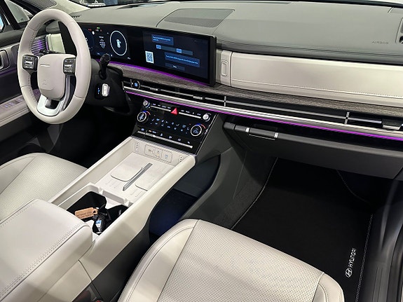 Hyundai Santa Fe 10 of 19