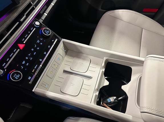 Hyundai Santa Fe 16 of 19
