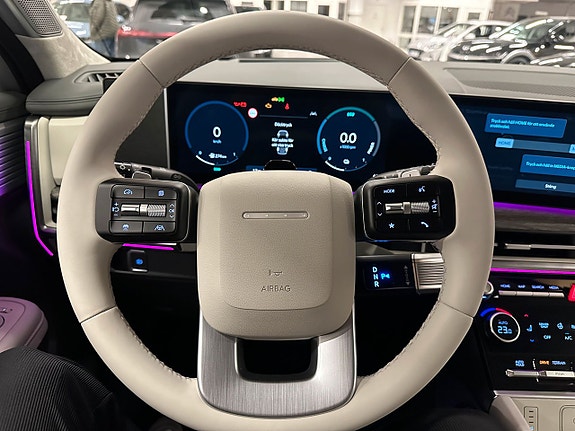 Hyundai Santa Fe 12 of 19