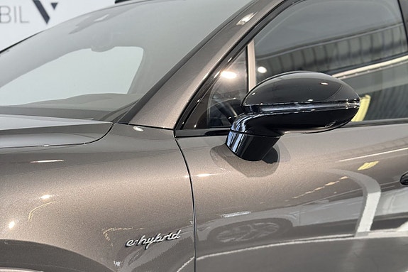 Porsche Cayenne Turbo S 20 of 29
