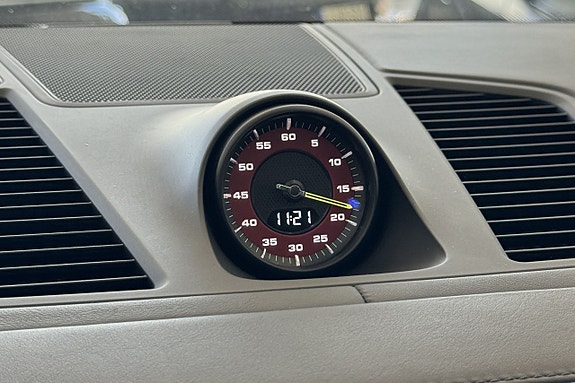 Porsche Cayenne Turbo S 7 of 29