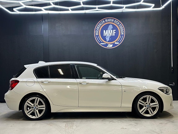 BMW 116i 3 of 5