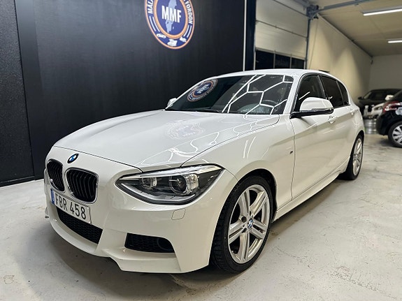 BMW 116i 4 of 5