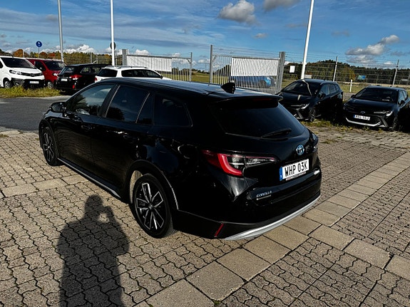 Toyota Corolla 4 of 5