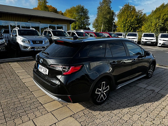 Toyota Corolla 3 of 5