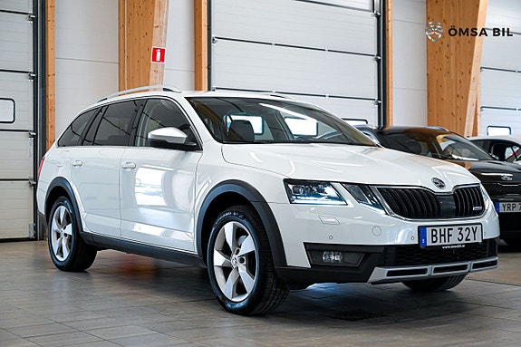 Skoda Octavia Scout 3 of 5