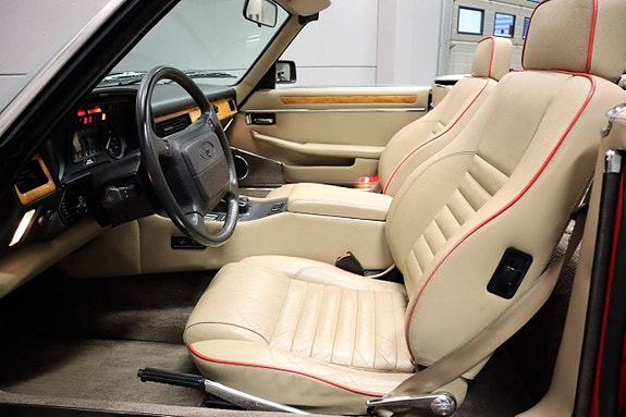 Jaguar XJS 8 of 28
