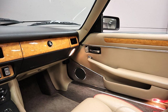 Jaguar XJS 17 of 28