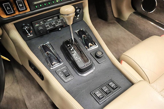 Jaguar XJS 14 of 28